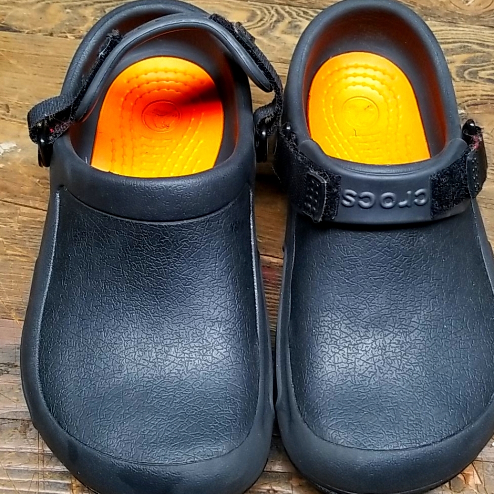 Crocs  slip ons size M-5/ W/7  ( 12/16